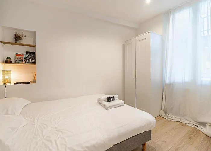 Charming A-c 1br-2p - Massena דירה